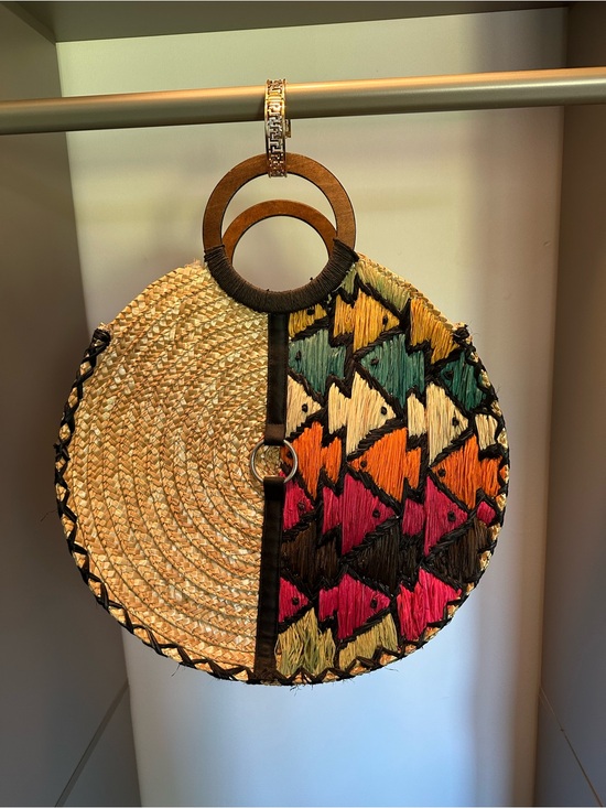 Straw Studios Handbags - Straw Studios Round Raffia Tote Bag Wooden Ring Handles Boho Beach Resort